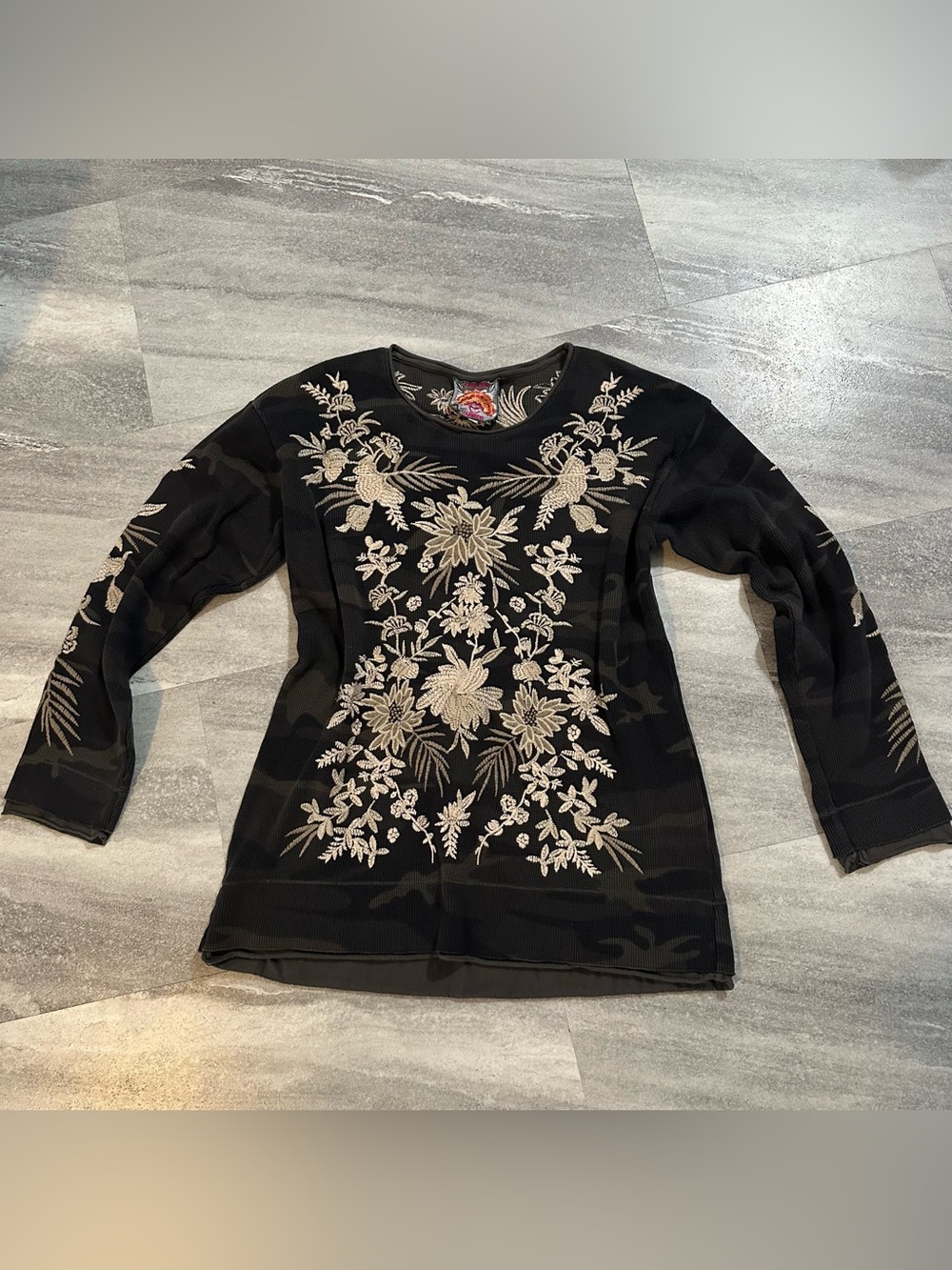 Johnny Was Los Angeles Camo Floral Embroidered Waffle Knit Thermal Top Large